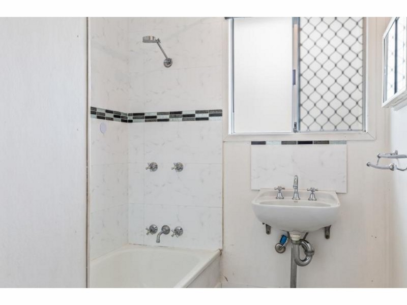 123 Sisley Street, Koongal QLD 4701